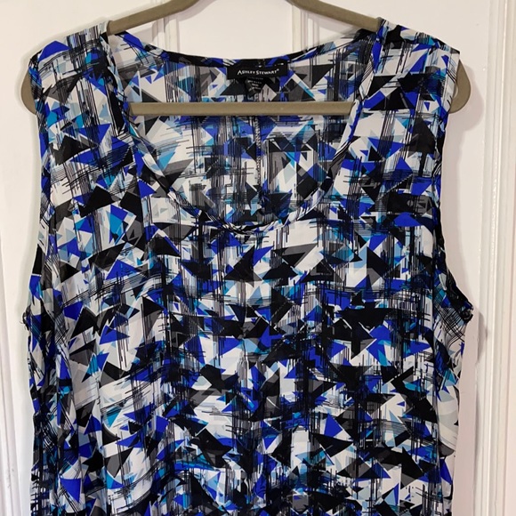 Top - Picture 1 of 6